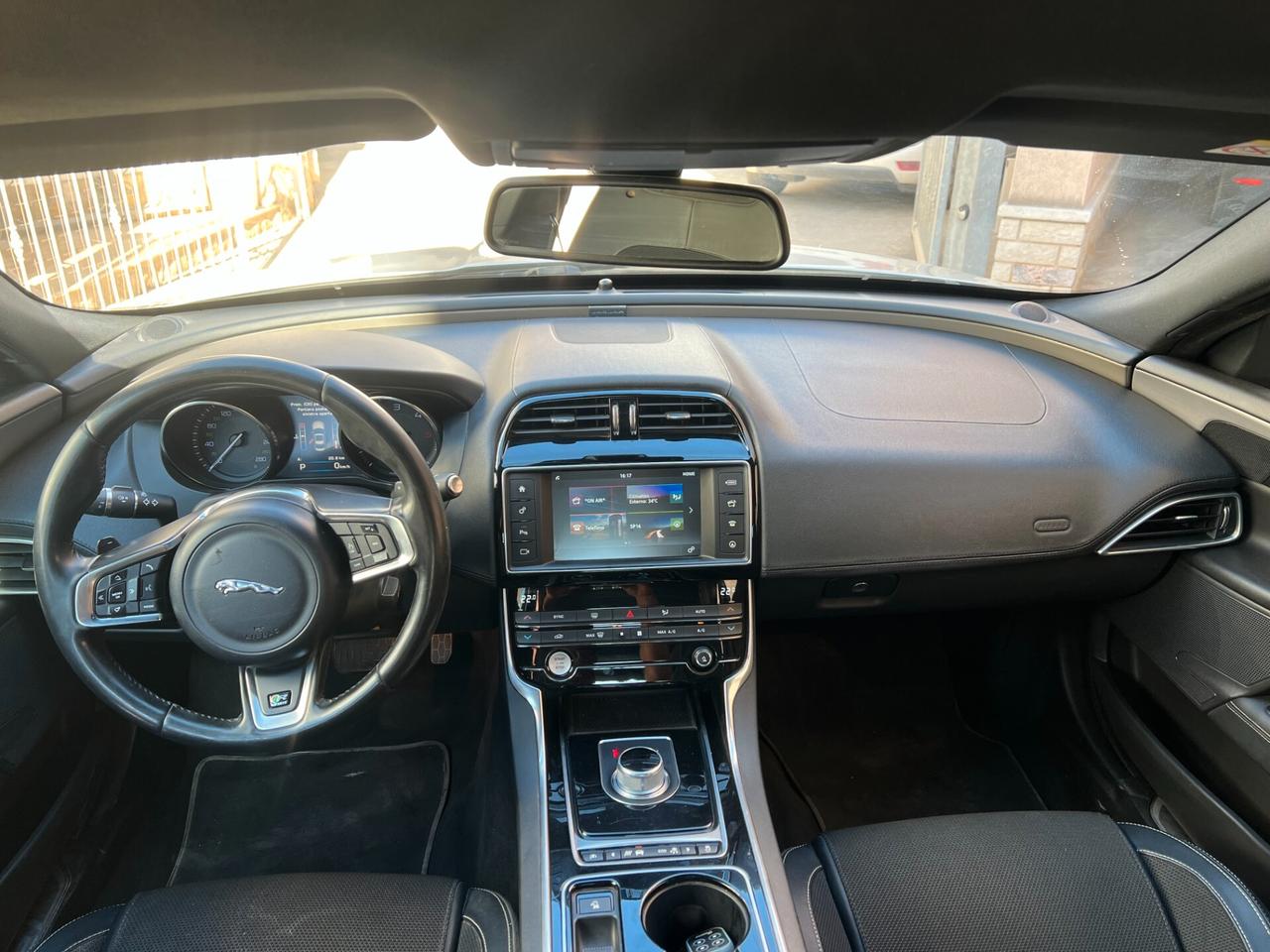 Jaguar XE 2.0 D Turbo 180CV aut. R-Sport
