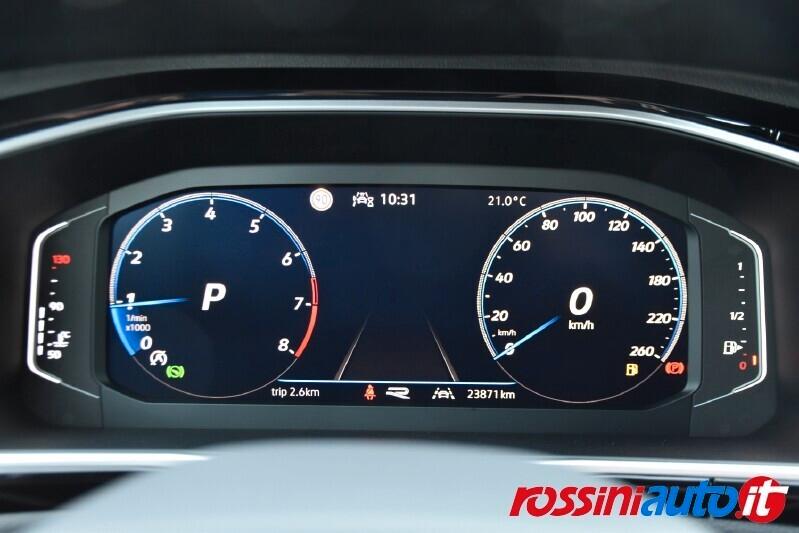VOLKSWAGEN T-Roc 1.5 TSI 150 CV DSG R-LINE + I.Q LED + R18 NEVADA +