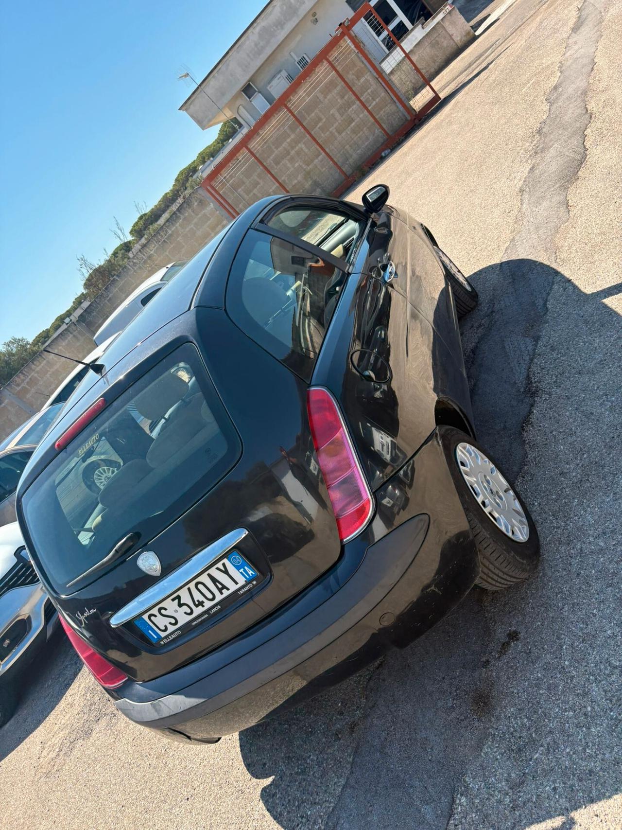 Lancia Ypsilon 1.2 16V Argento