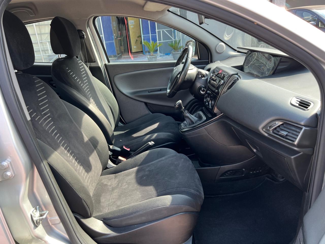 Lancia Ypsilon 1.3 MJT 16V 95 CV 5 porte S&S Silver