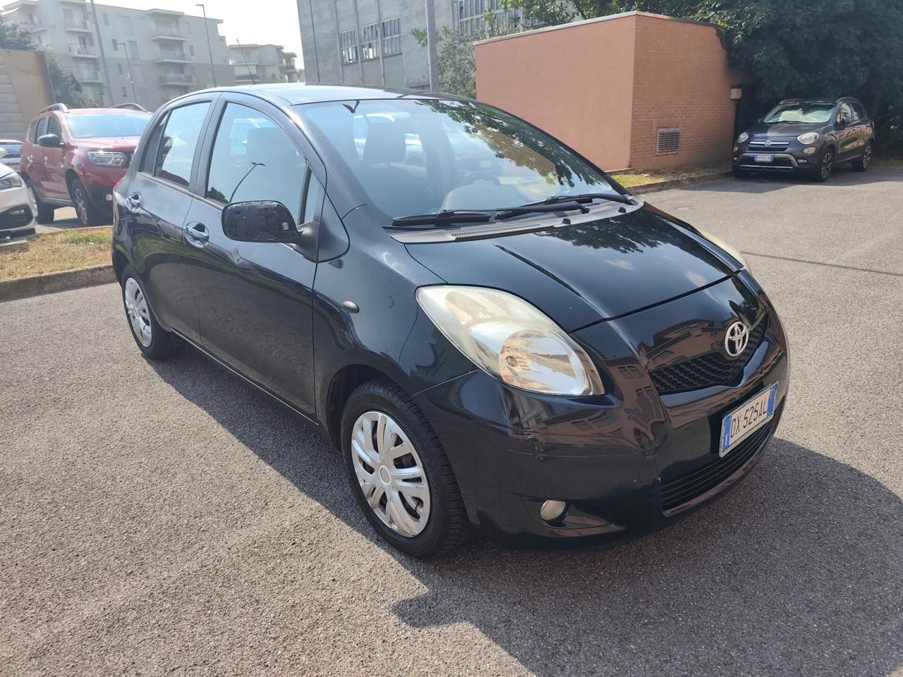 Toyota Yaris 1.0 Benz euro 4 5 porte