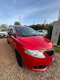 Lancia Ypsilon 1.0 FireFly 5 porte S&S Hybrid Ecochic Silver