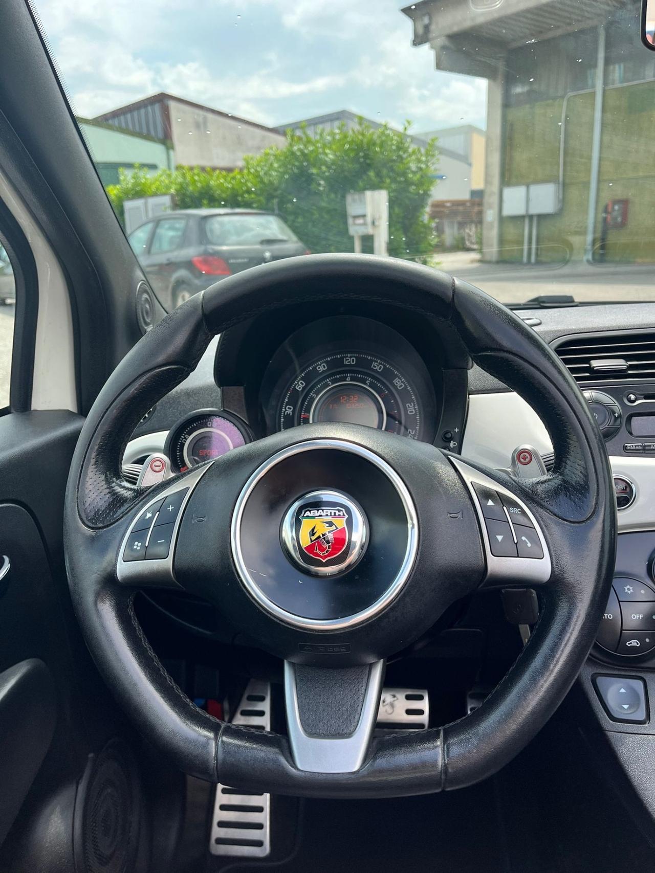 Abarth 500 C 1.4 Turbo T-Jet MTA Bicolore