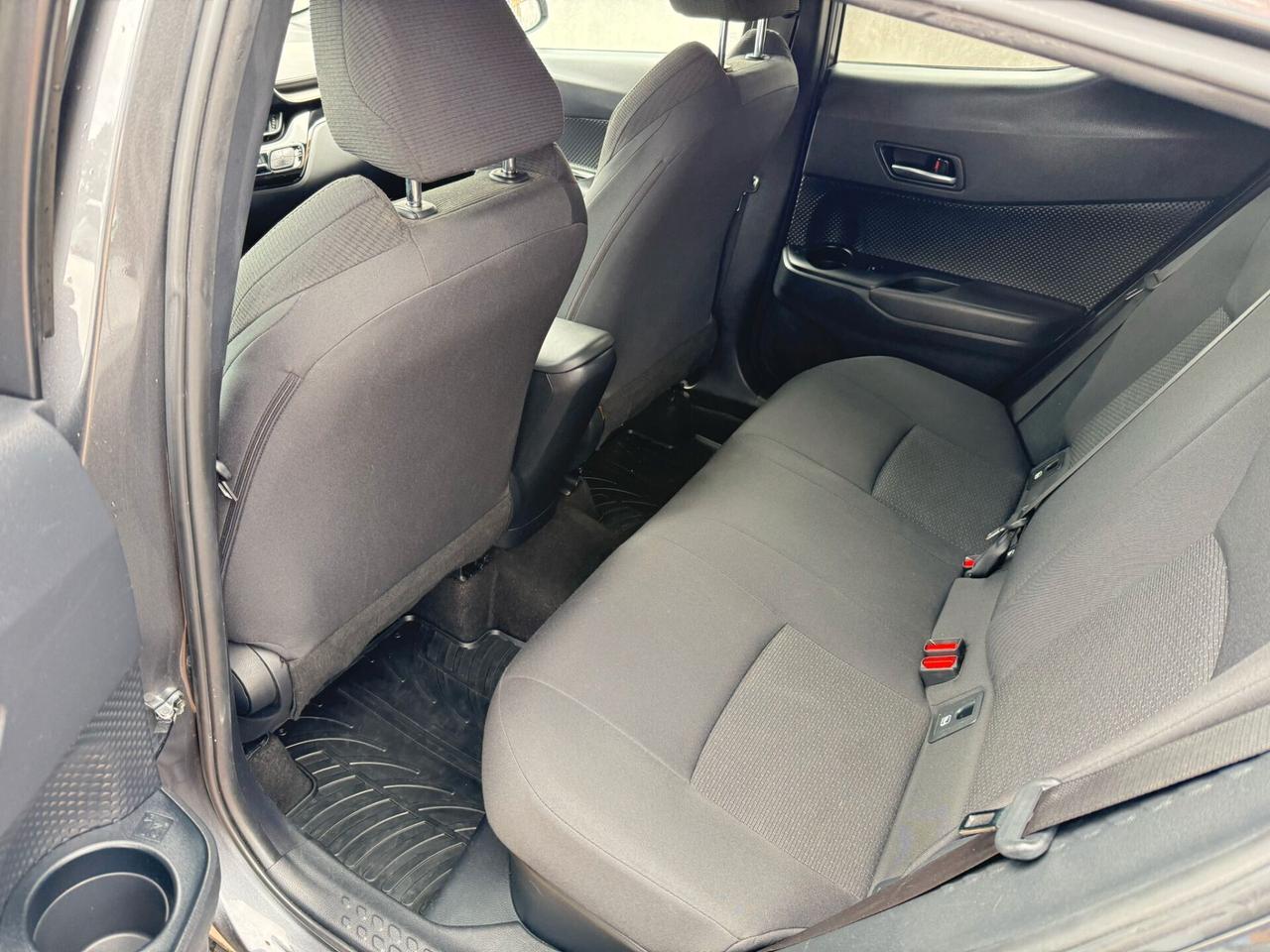 Toyota C-HR 1.8 Hybrid E-CVT Lounge