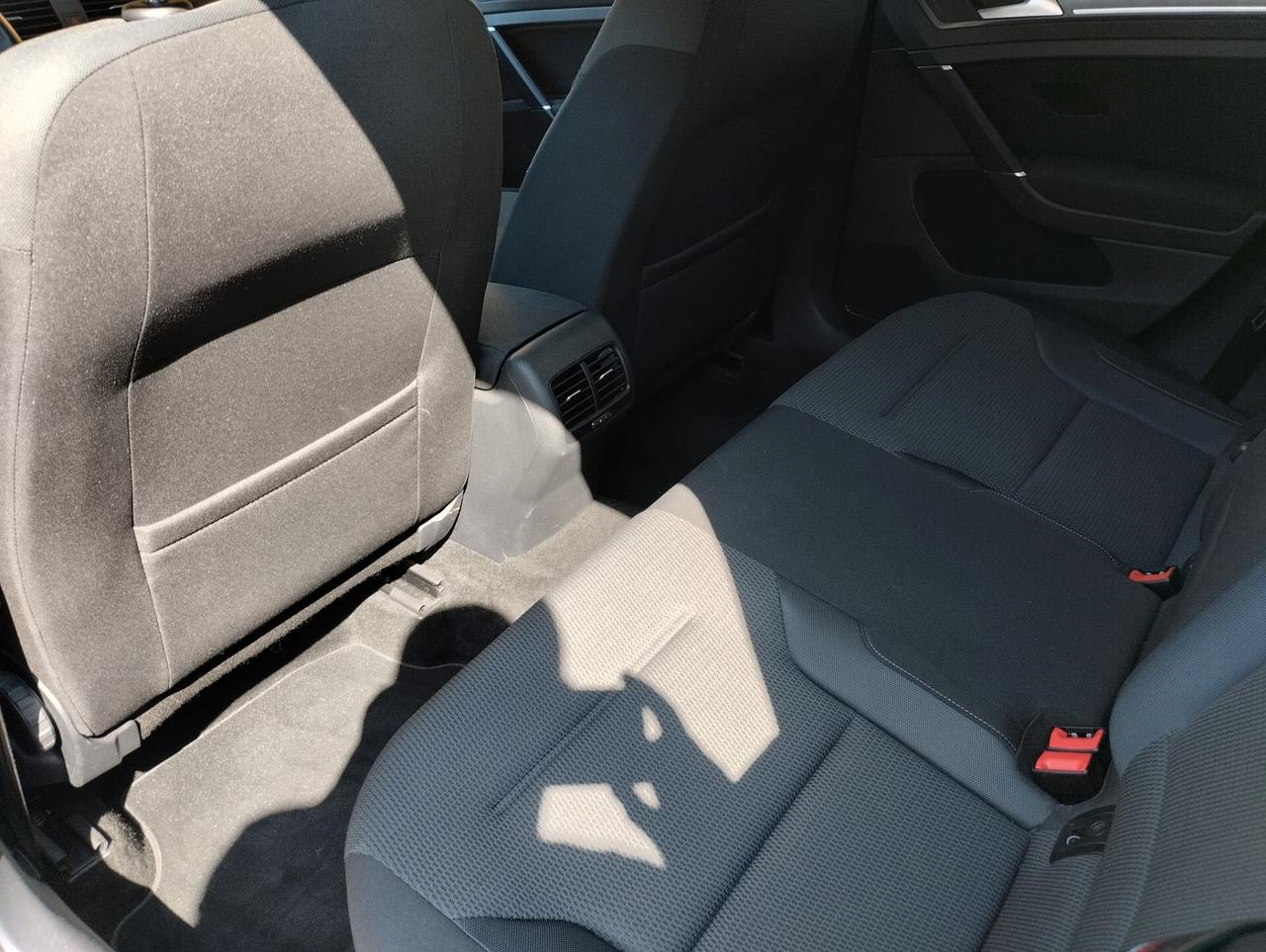 Volkswagen Golf e-Golf 136 CV