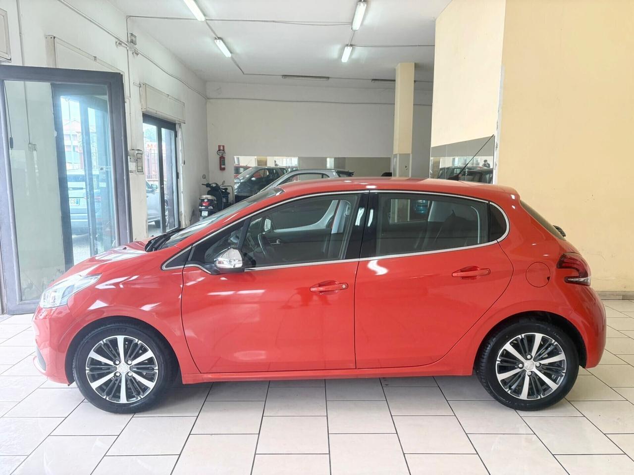 Peugeot 208 PureTech 82 5porte GPL Allure