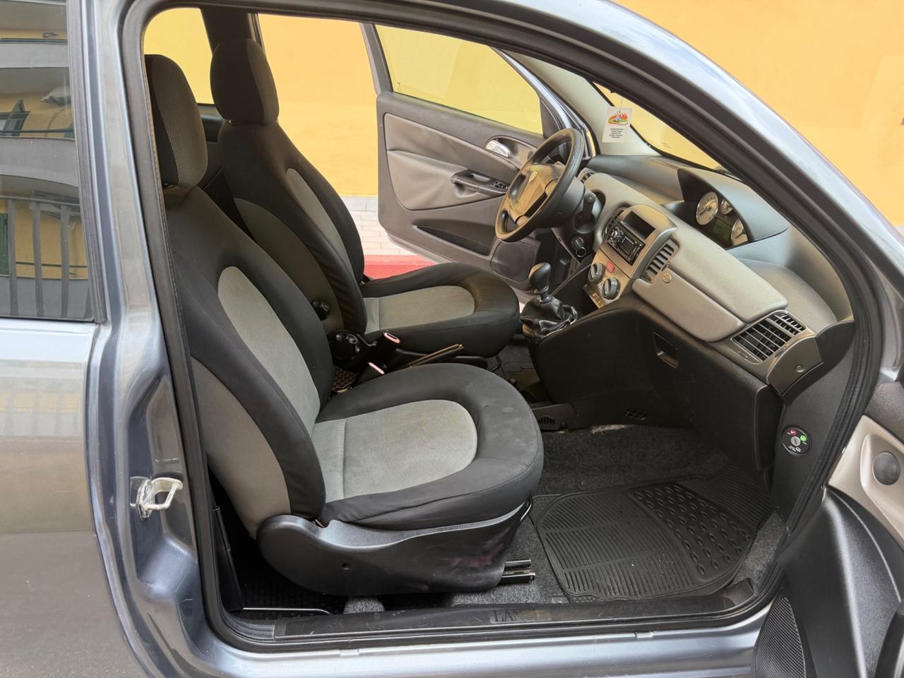 Lancia Ypsilon 1.2 Argento