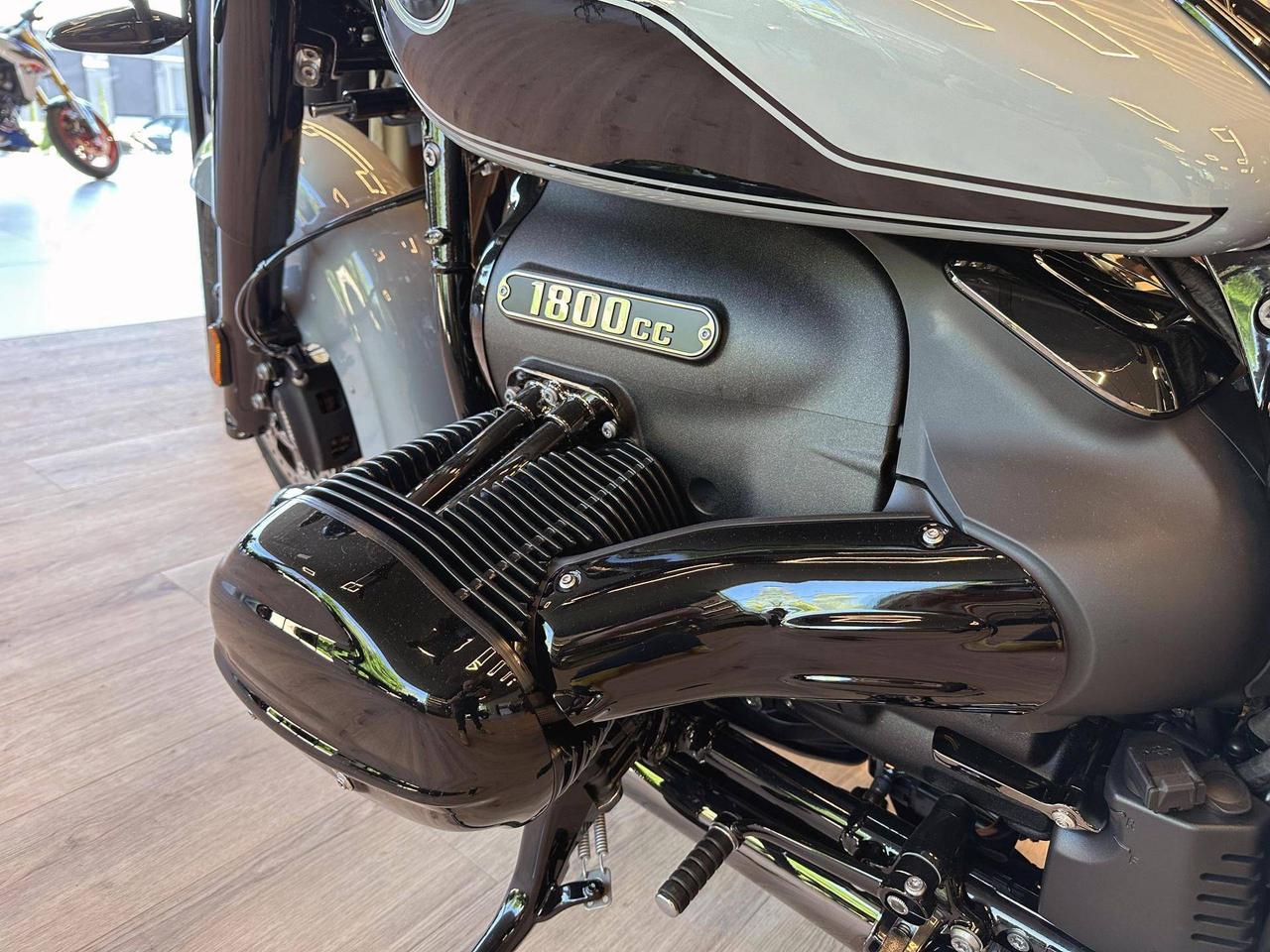 BMW R 18 Classic Blacked Out