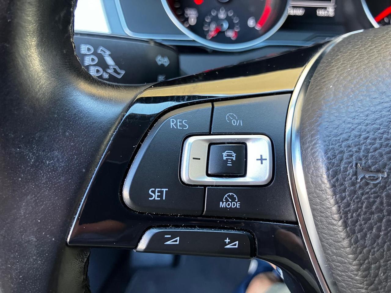 VOLKSWAGEN PASSAT variant 2.0 TDI DSG Business APP/MIRROR LINK