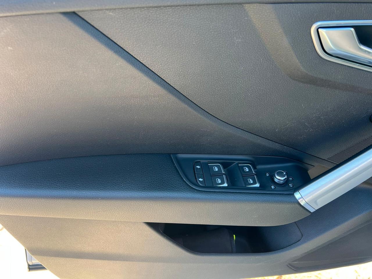 Audi Q2 1.6 s tronic navigatore matrix fari e top