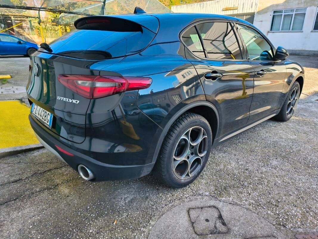 Alfa Romeo Stelvio 2.2 t Executive Q4 210cv auto