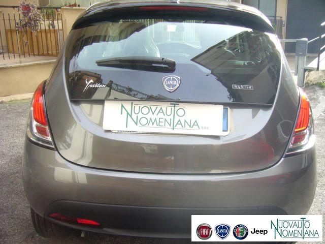 LANCIA Ypsilon 1.0 FireFly S&S Hybrid Silver Vettura Nuova