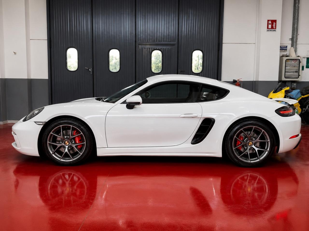 Porsche 718 Spyder Cayman 2.5 S