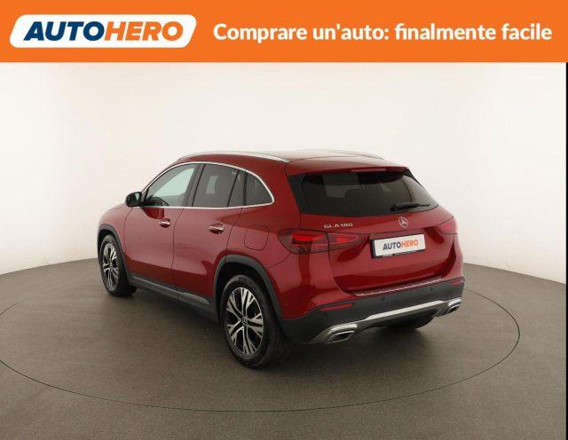 MERCEDES-BENZ GLA 180 Automatic Progressive Advanced