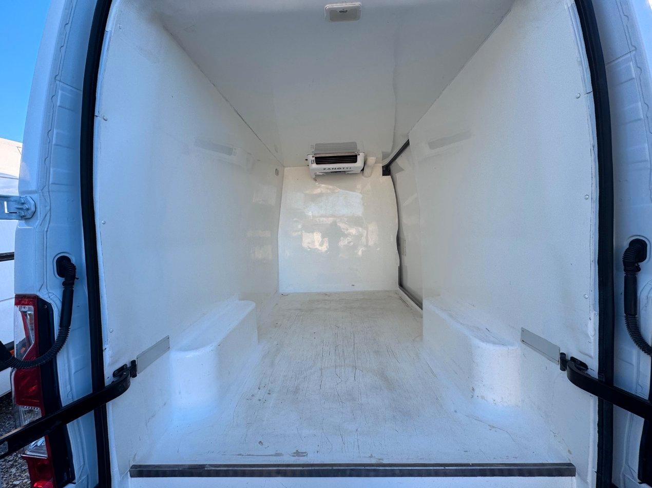 RENAULT Master T33 2.3 dci 130cv L2H3 E6 ISOTERMICO FRIGO FNAX