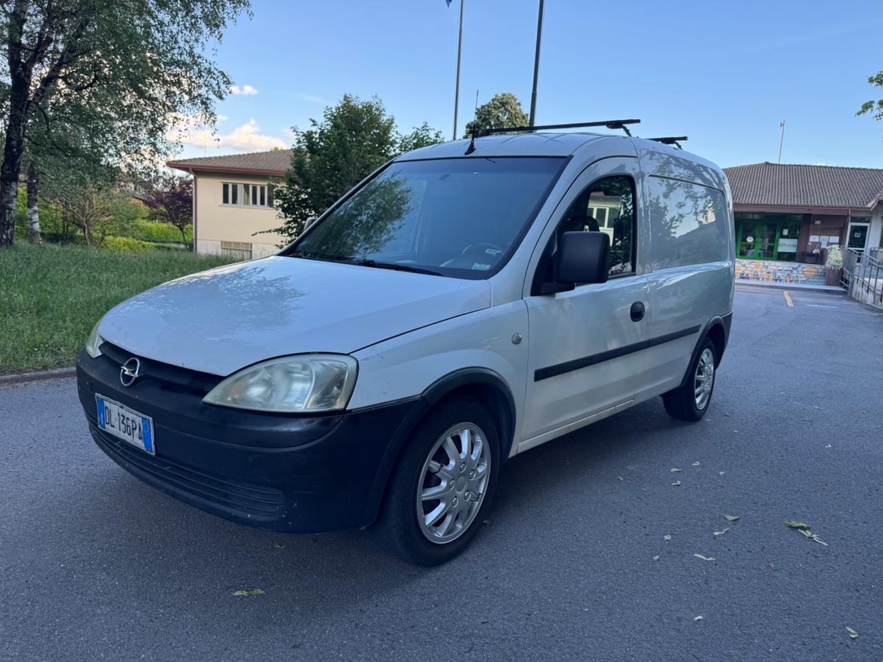 Opel combo 1.3 diesel manuale consumi bassi