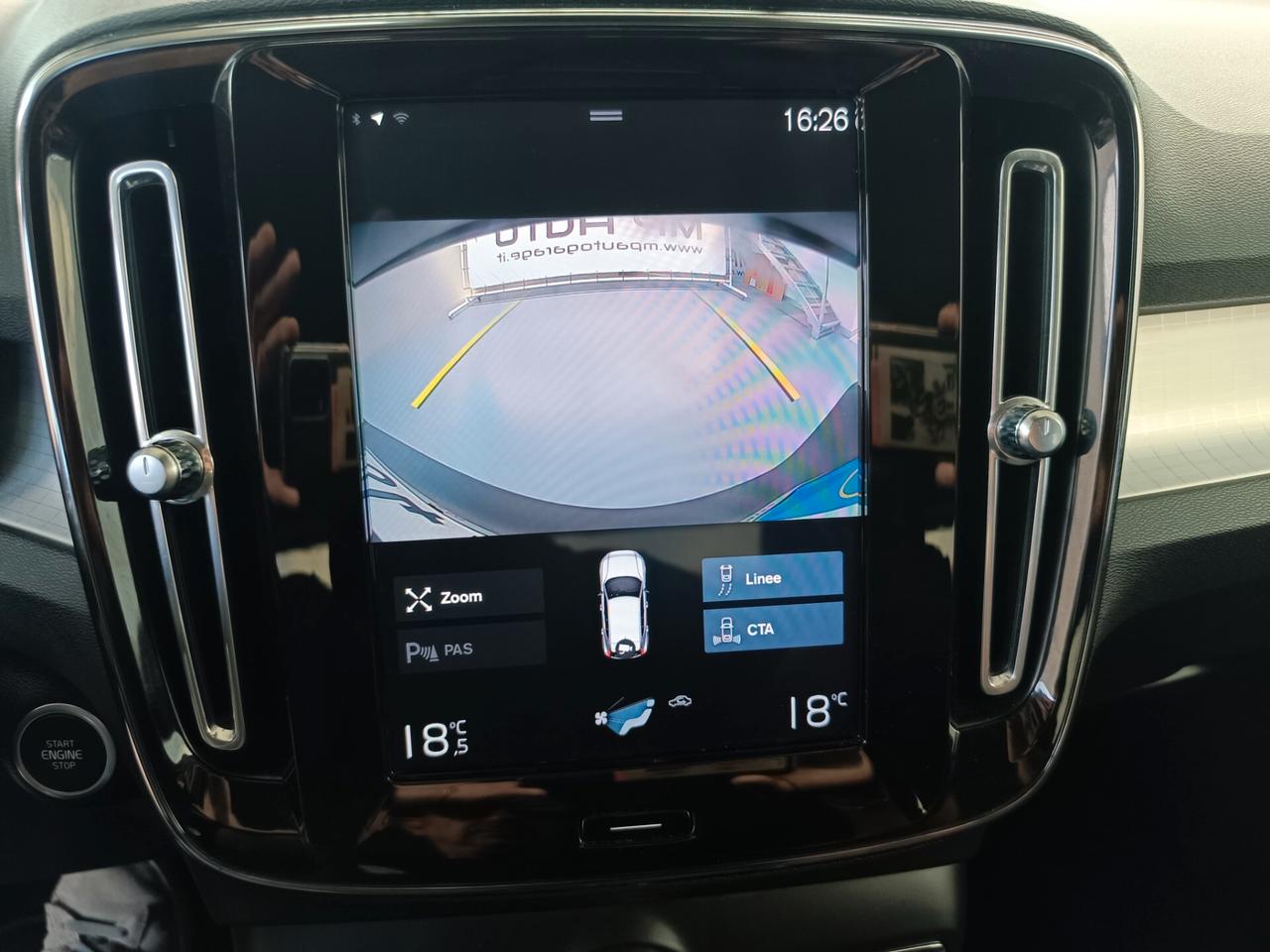 Volvo XC40 D3 AWD Geartronic Momentum Pro
