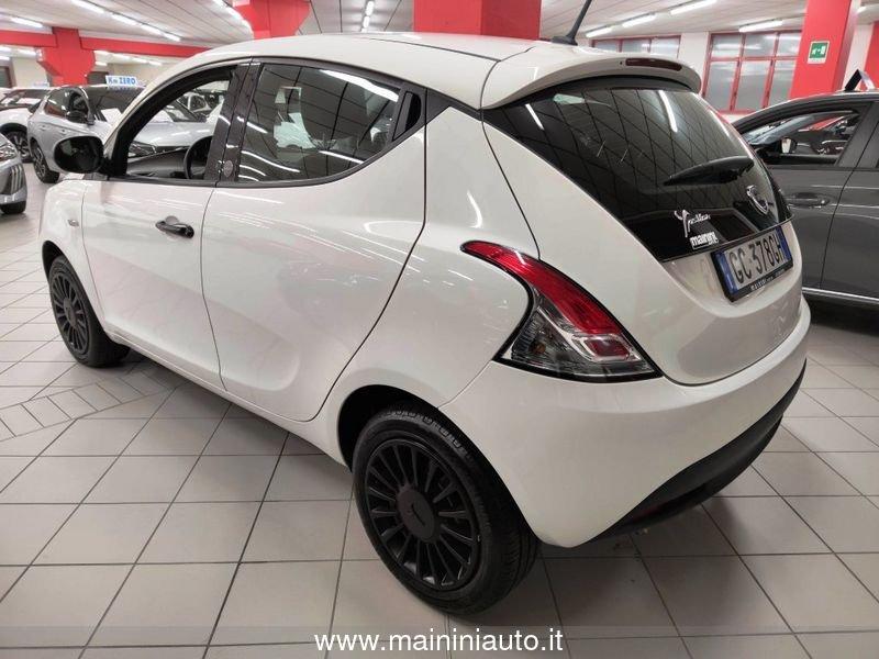 Lancia Ypsilon 1.0 70cv Hybrid 5p Ecochic