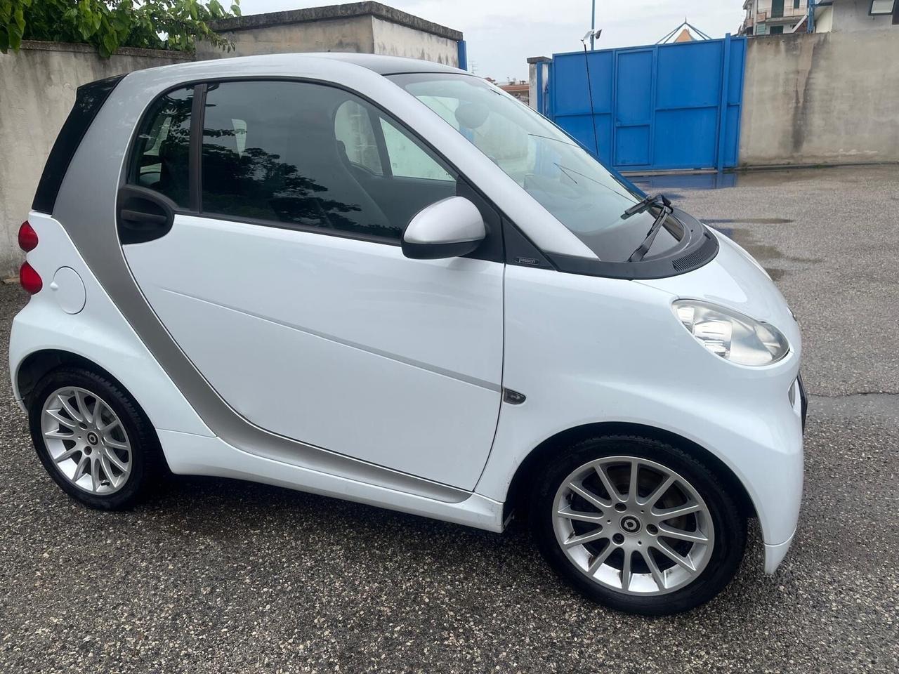 Smart for two 1.0 mhd - passion/navi -2012