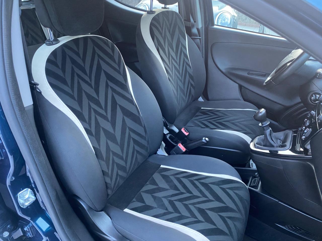 Lancia Ypsilon 1.2 69 CV 5 porte Gold