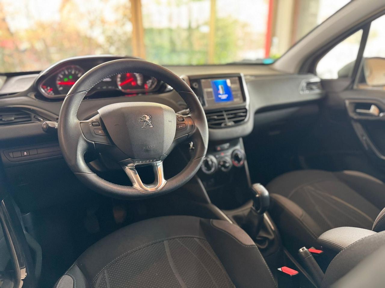 Peugeot 208 1.2 benz 82CV - Garanzia 12 Mesi