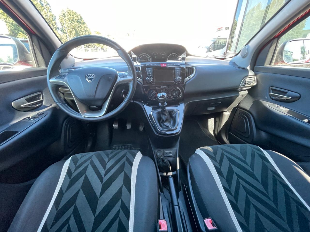 Lancia Ypsilon 1.2 69 CV 5 porte GPL Ecochic Silver X NEOPATENTATI