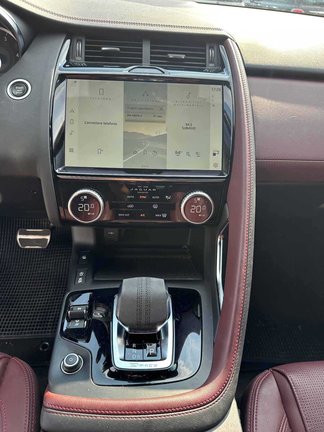 Jaguar E-Pace 2.0D I4 204 CV AWD Auto R-Dynamic Black