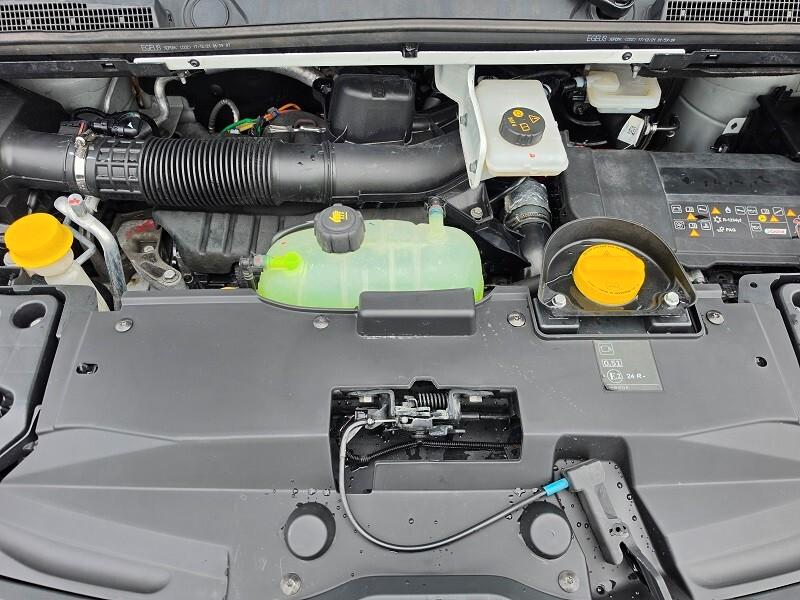 RENAULT Trafic T27 2.0 dCi 150 L1H1 TOUCH 8 CAM 23