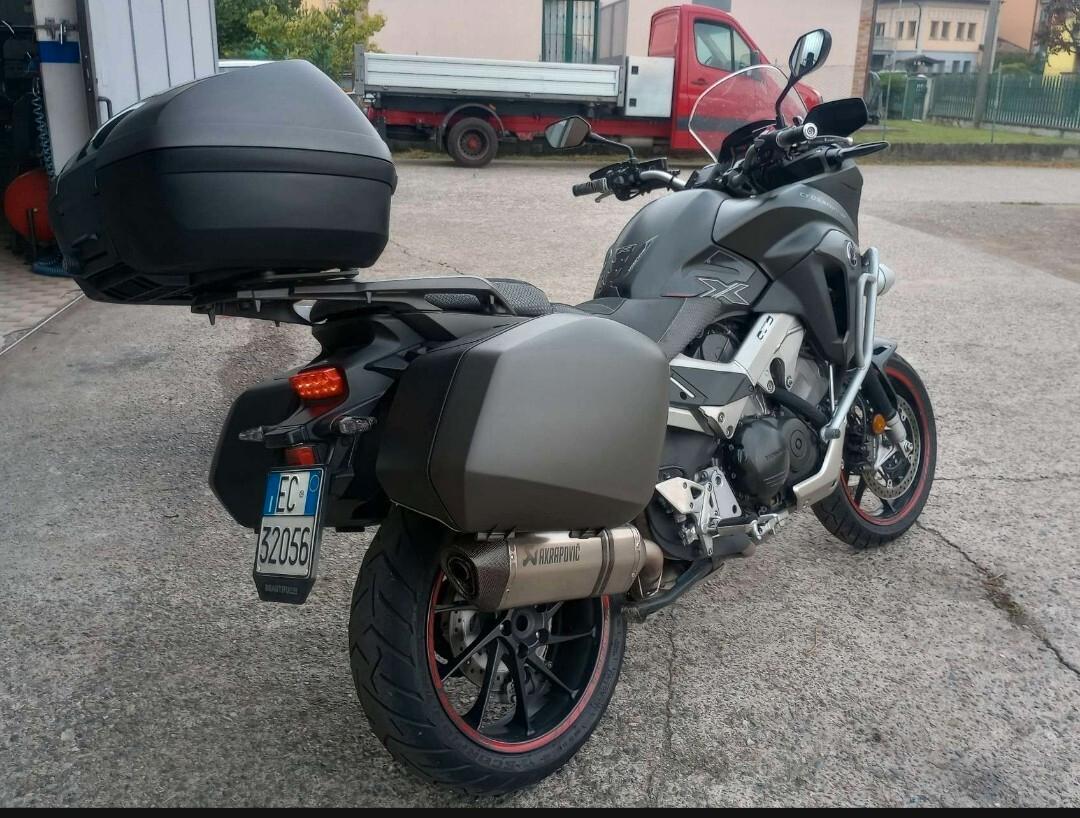 Honda CrossRunner 800X Travel Edition scarico Akrapovic