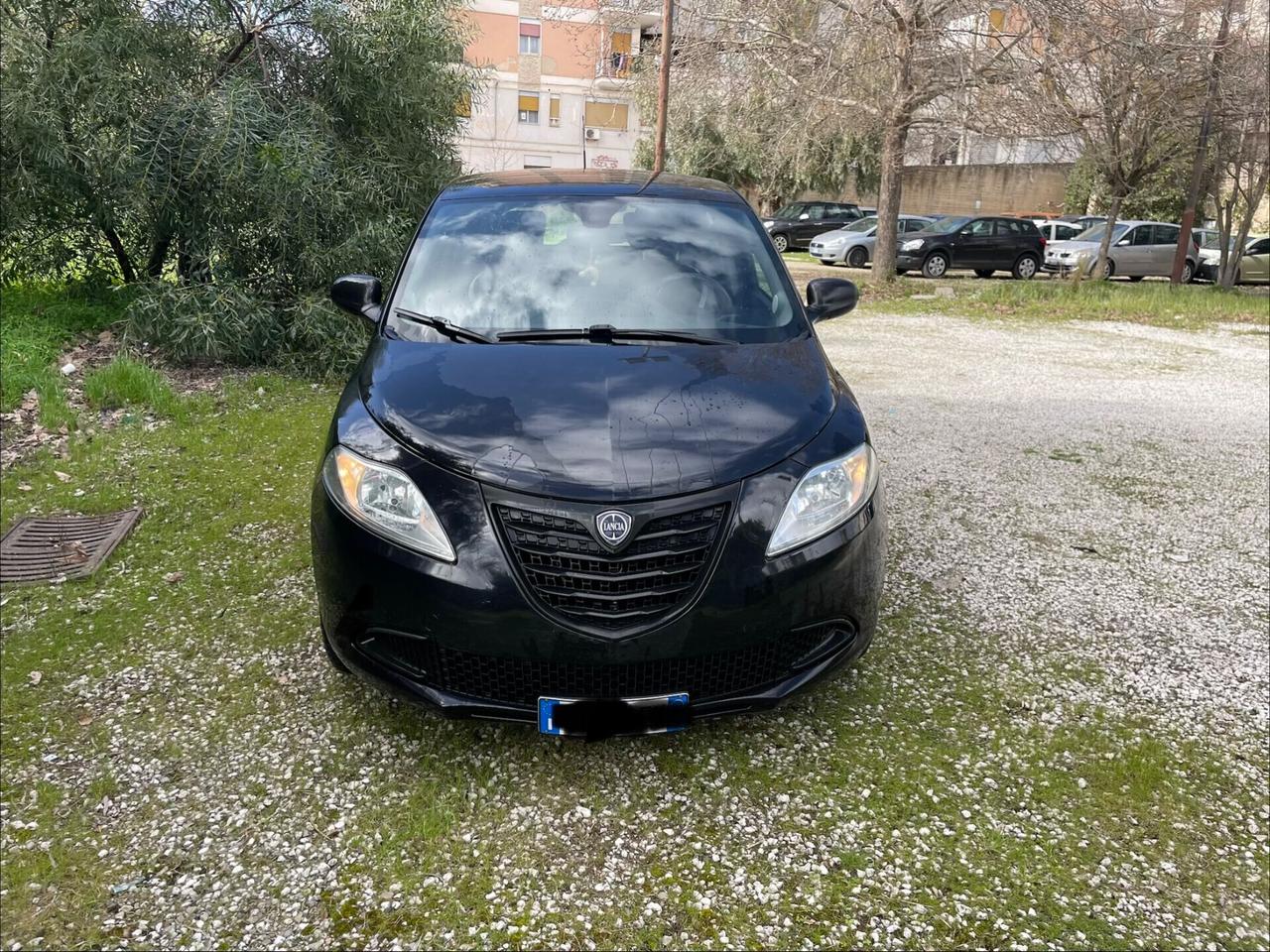 Lancia Ypsilon 1.2 69 CV 5 porte GPL Ecochic Silver