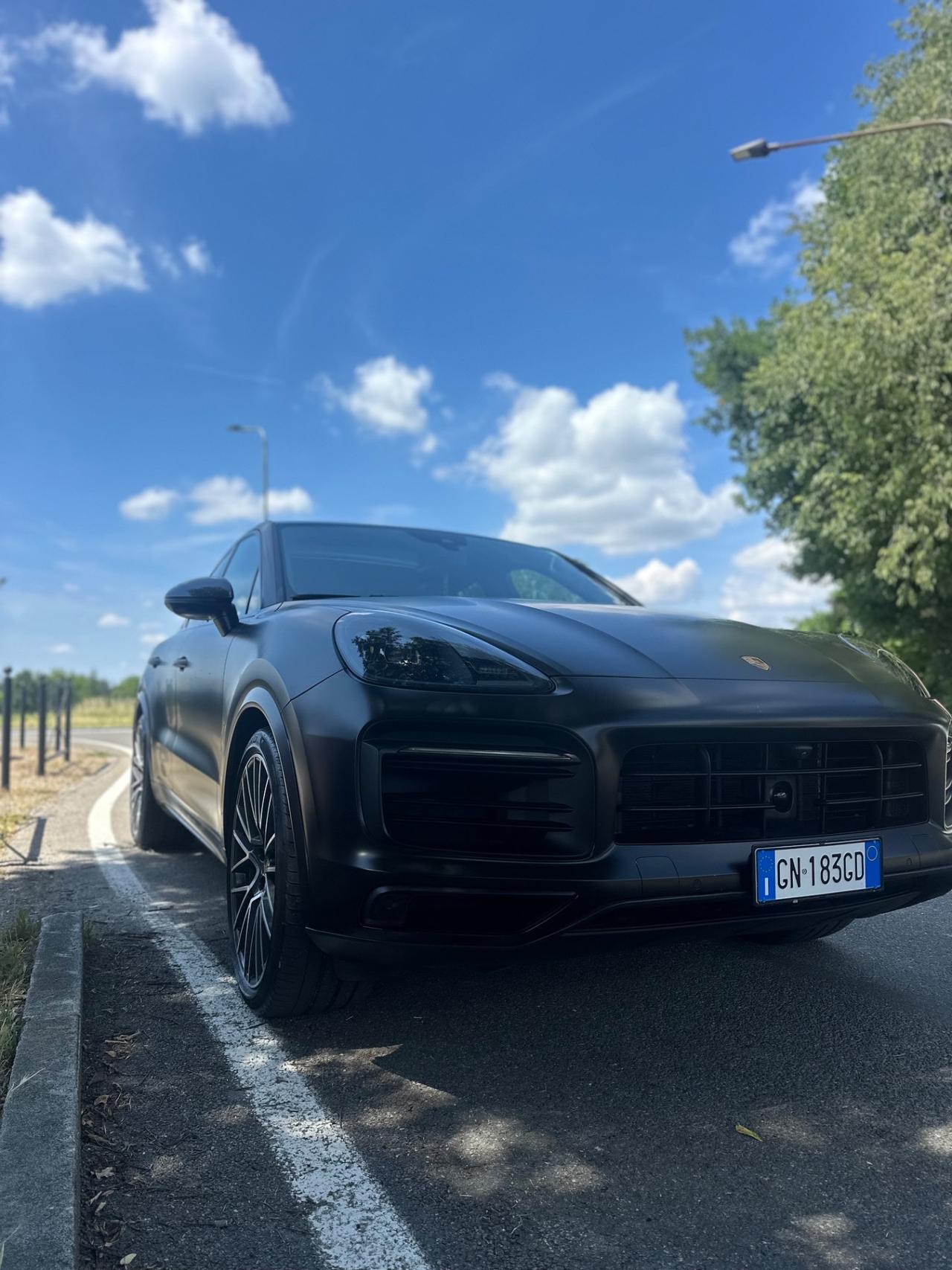 Porsche Cayenne Coupé 3.0 V6 E-Hybrid Platinum Edition