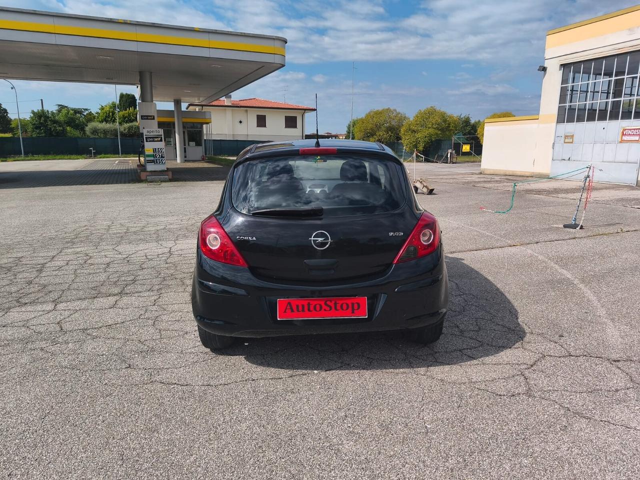 Opel Corsa 1.2 3 porte GPL Accetto Permute
