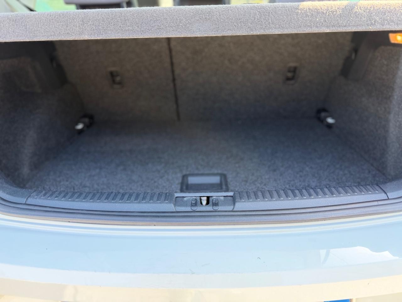 Volkswagen Polo 2015 1.4 TDI frash edizione limitata ok neopatentati ! ! !