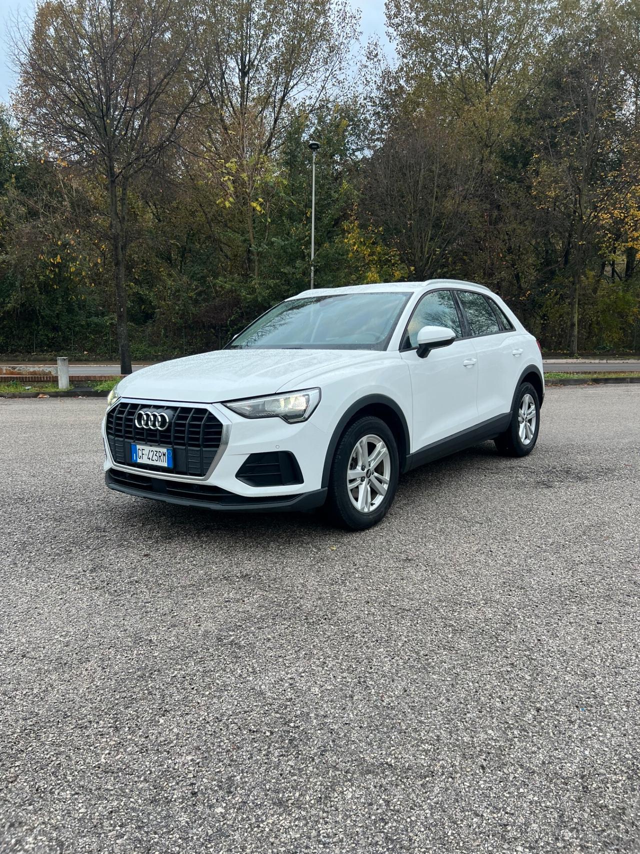 Audi Q3 35 TDI S tronic Business