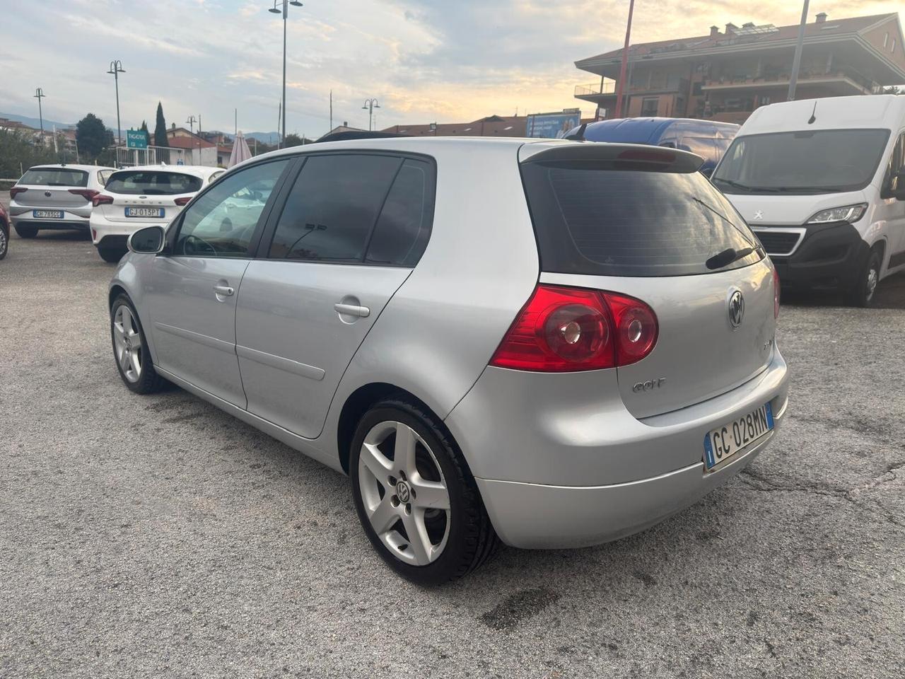 Volkswagen Golf 2.0 16V TDI 5p. Sportline