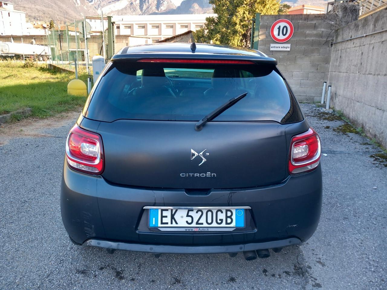 DS3 3 1.6 THP 155 Just Black