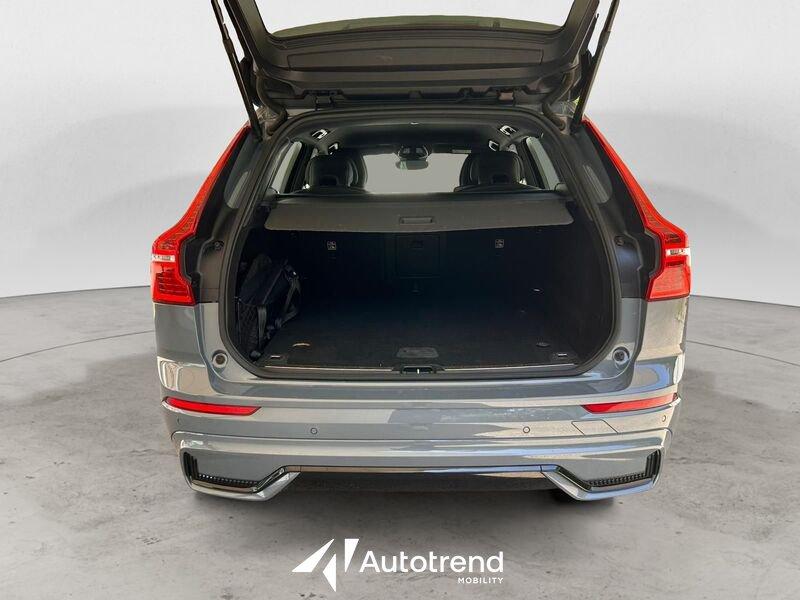 Volvo XC60 B4 197+14 CV AWD Mild Hybrid Automatico Plus Dark N1 Autocarro