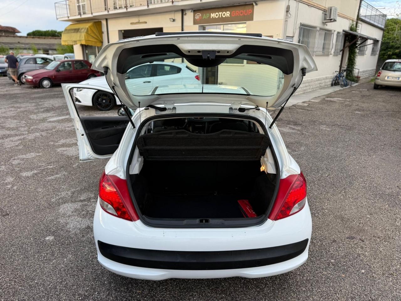 Peugeot 207 1.4 VTi 95CV 5p. Millesim 200