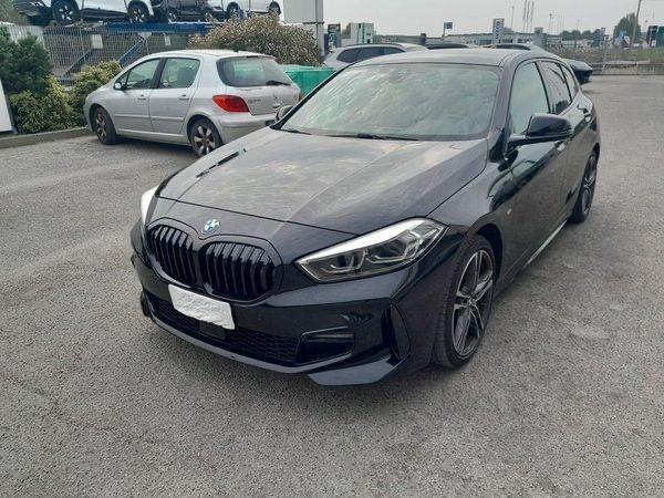 Bmw 118 118d 5p. Msport Total Black