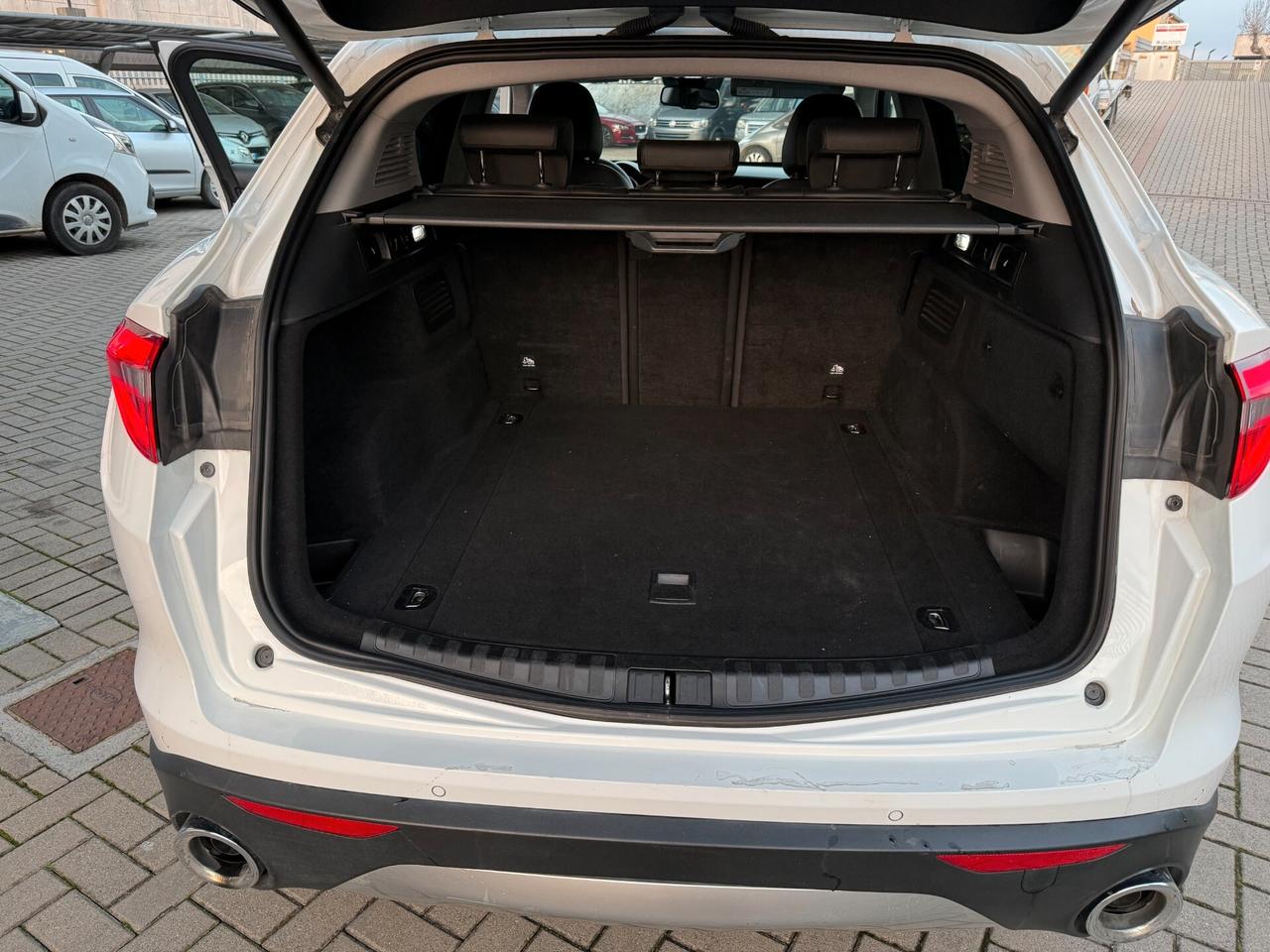 Alfa Romeo Stelvio 2.2 Turbodiesel 210 CV AT8 Q4 Business