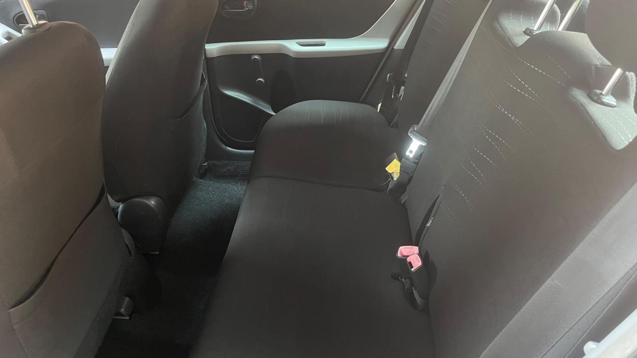 Toyota Yaris 1.0 5 porte Sol