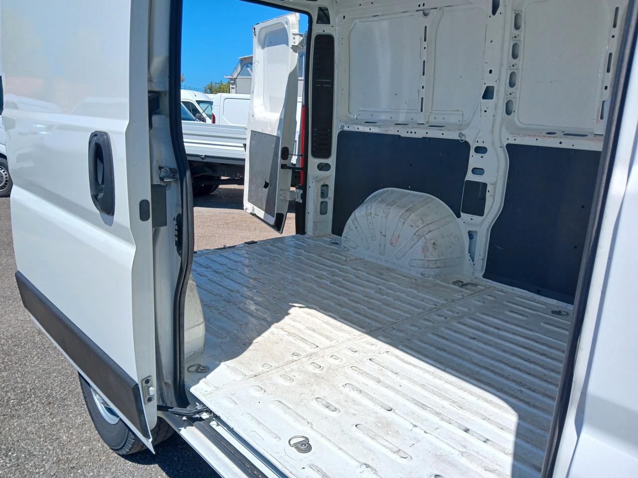 Peugeot Boxer 330 2.2 BlueHDi 130 S&S PC-TN Furgone