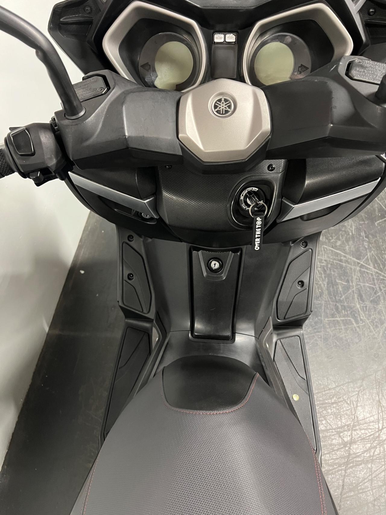 Yamaha X-Max 250