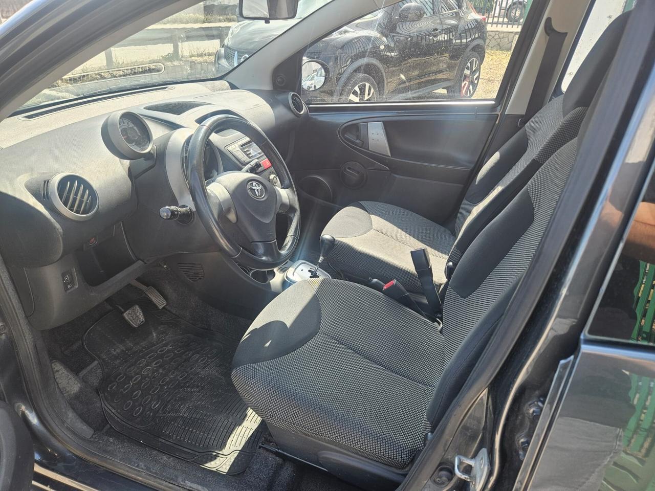 Toyota Aygo 1.0 5 porte Cambio Automatico