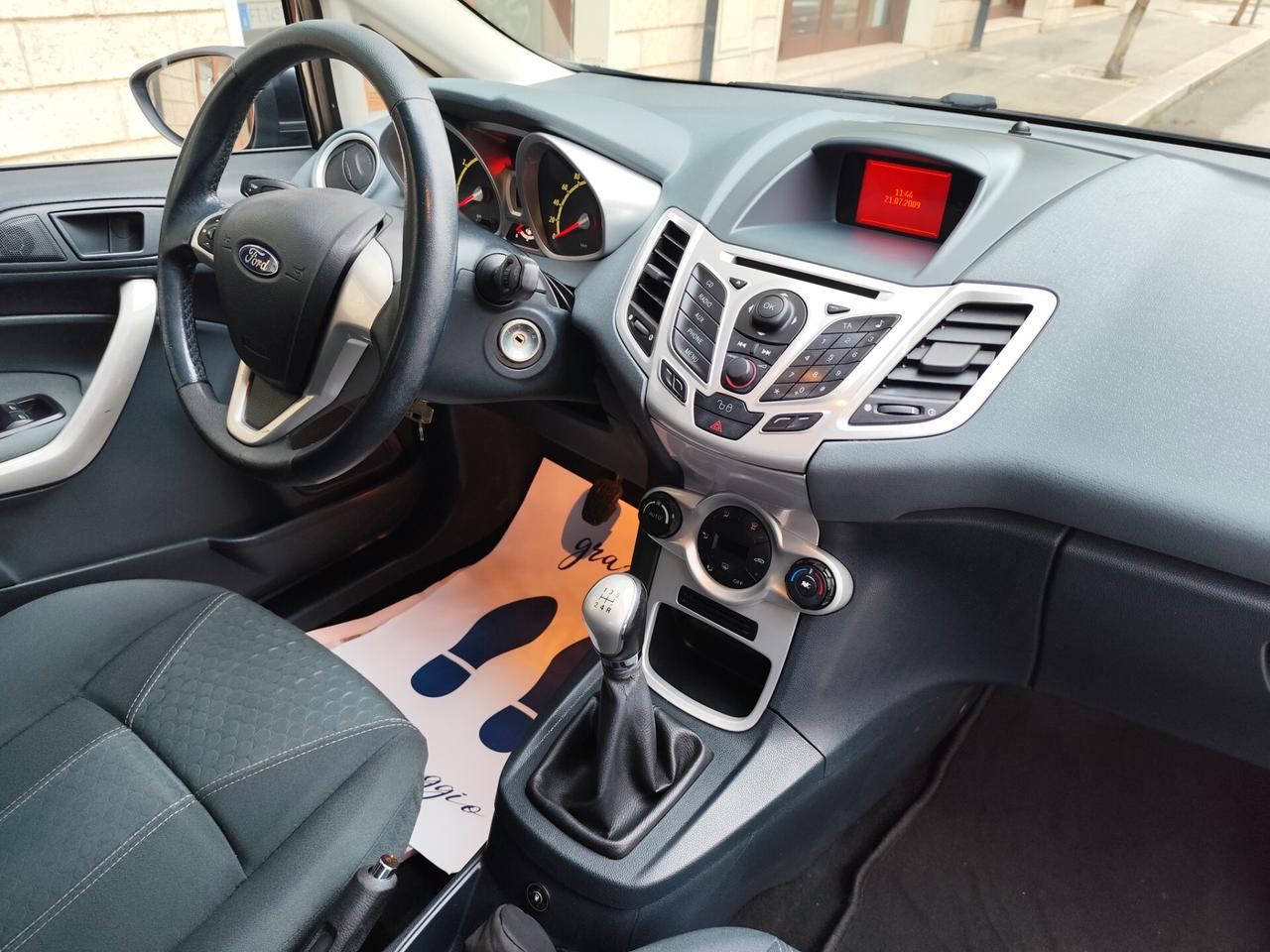 Ford Fiesta 1.4 5 porte Bz.- GPL Titanium