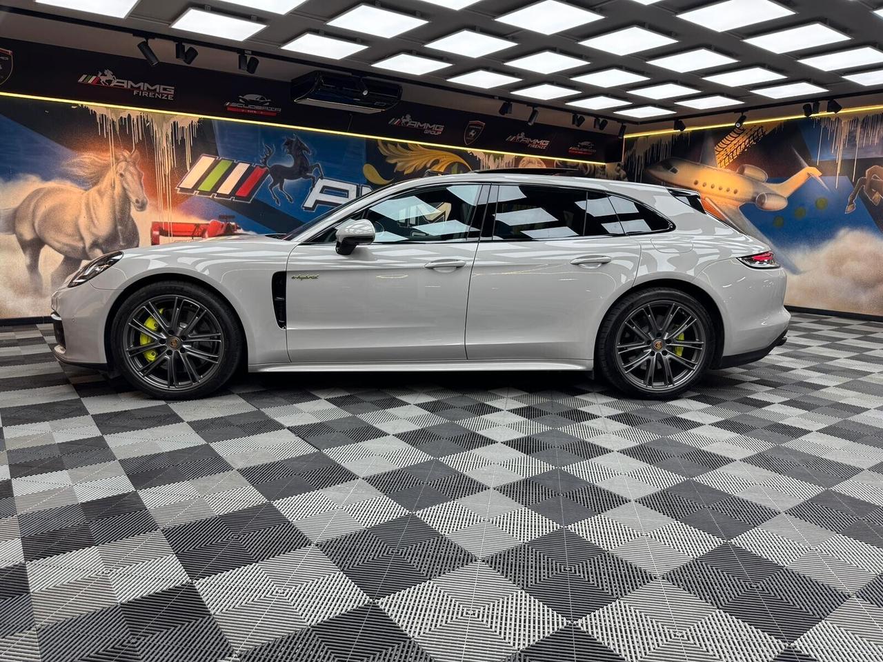 Porsche Panamera 2.9 4 E-Hybrid Sport Turismo Platinum Edition (881)