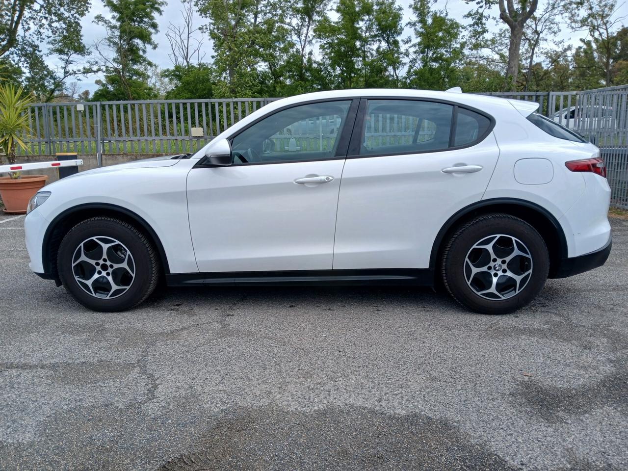 Alfa Romeo Stelvio 2.2 Turbodiesel 190 CV AT8 RWD Business