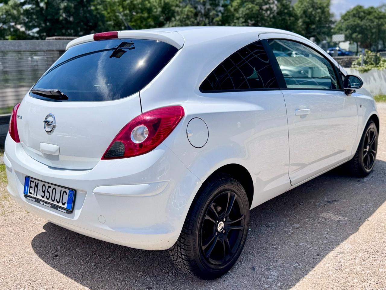 Opel Corsa 1.2 Benzina 86cv Neopatentati 2012