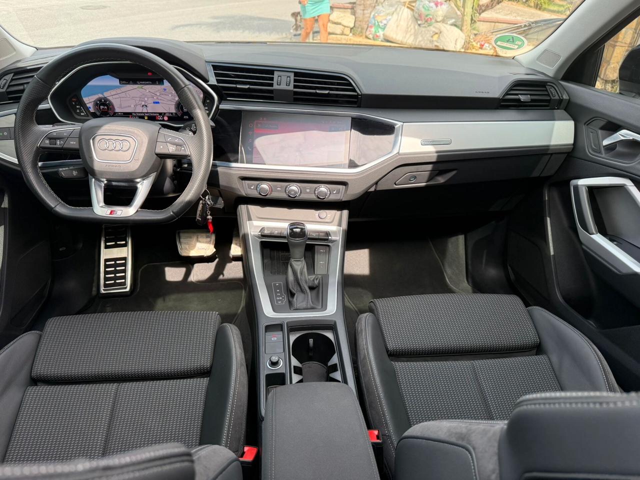 Audi Q3 35 TDI S tronic line edition Aut. Led .Tetto Apribile Pelle Navy Camera Matrix