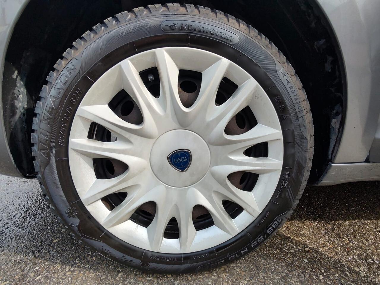 Lancia Ypsilon 1.2 69 CV 5 porte GPL Ecochic Silver, OK NEOPATENTATI, GARANZIA L.12 MESI